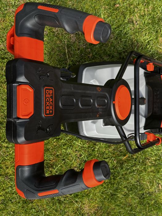 Corta Relvas Black Decker