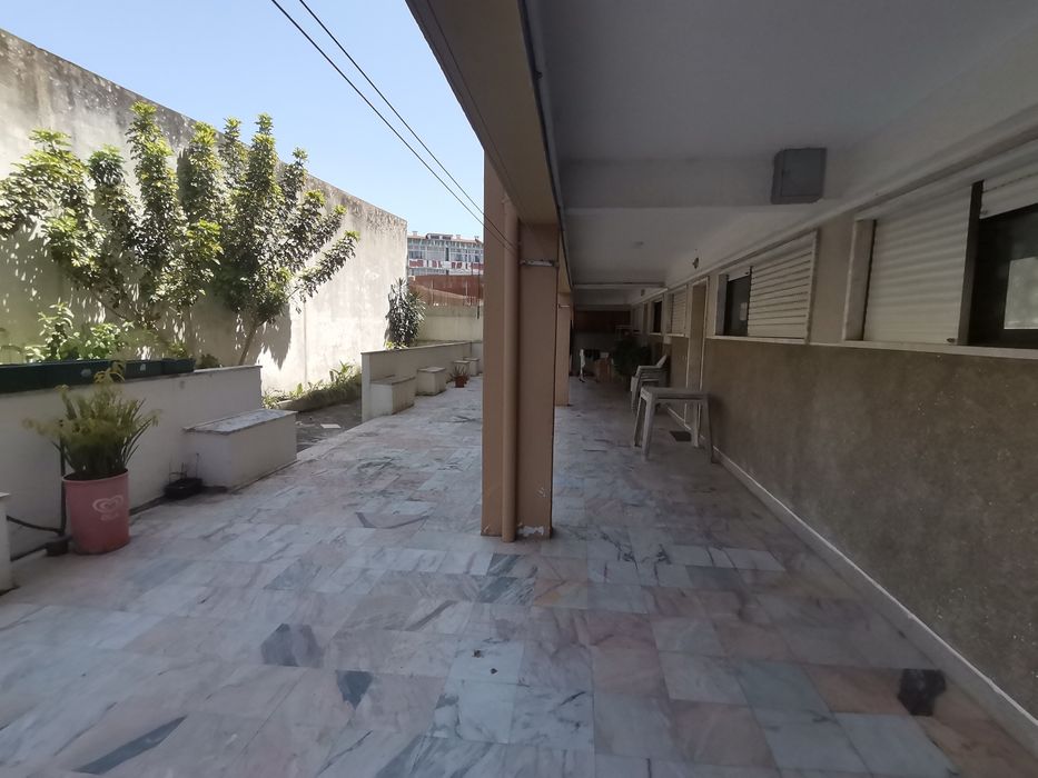 Apartamento t2 rc.  Agualva Cacém..