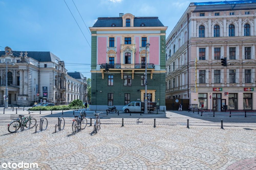 Plac Teatralny 3 – biuro 22,82 m² - miesiąc gratis