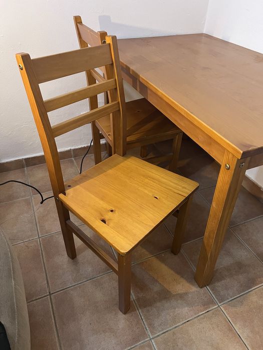 Mesa Madeira com 2 cadeiras