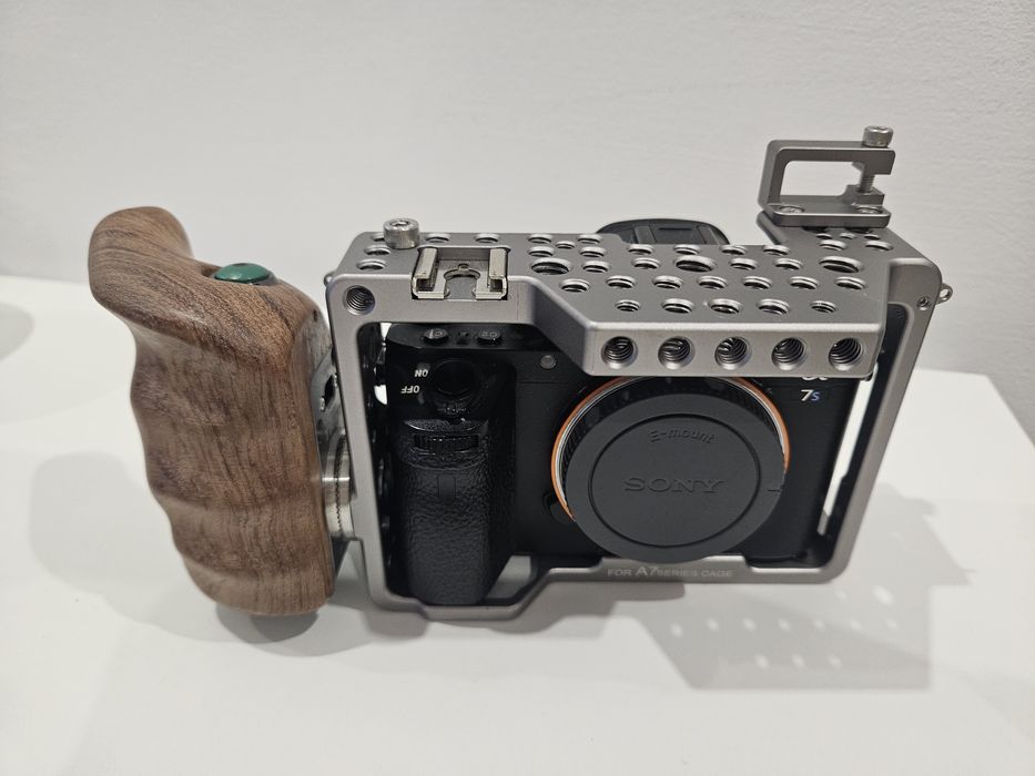 SONY 7S II z klatką operatorską Tilta