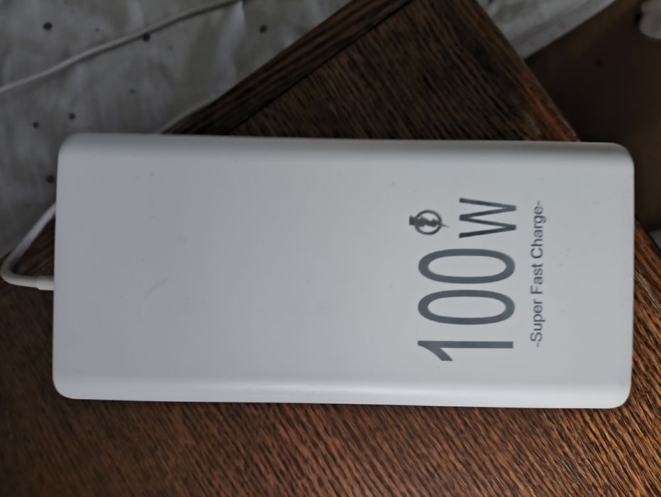 Павербанк з швидкісною зарядкою