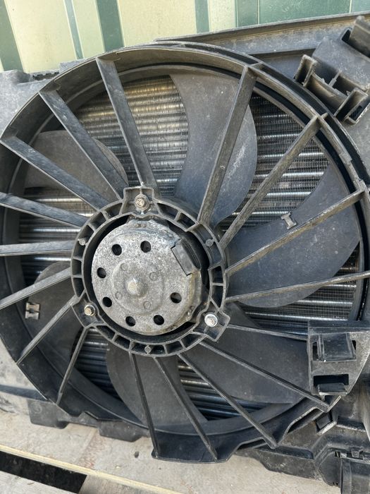 Вентилятор радиатора диффузор Renault Scenic Megane