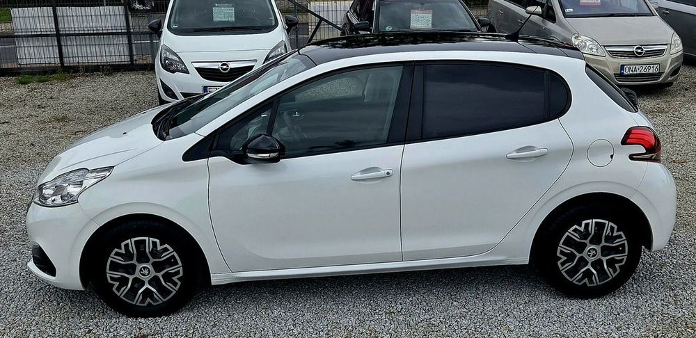 Peugeot 208 Niski przebieg! 1.6HDI! Tablet! Śliczny stan! Zamiana też! Dostawa!