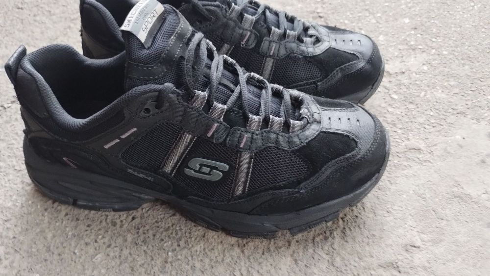 Кросівки Skechers 44+шкарпетки у подарунок