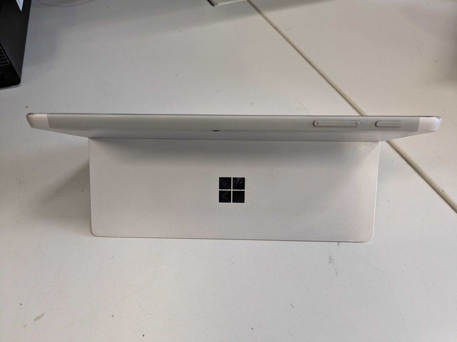 Tablet Computador portatil Windows Microsoft Surface Go 2  m3-8100y