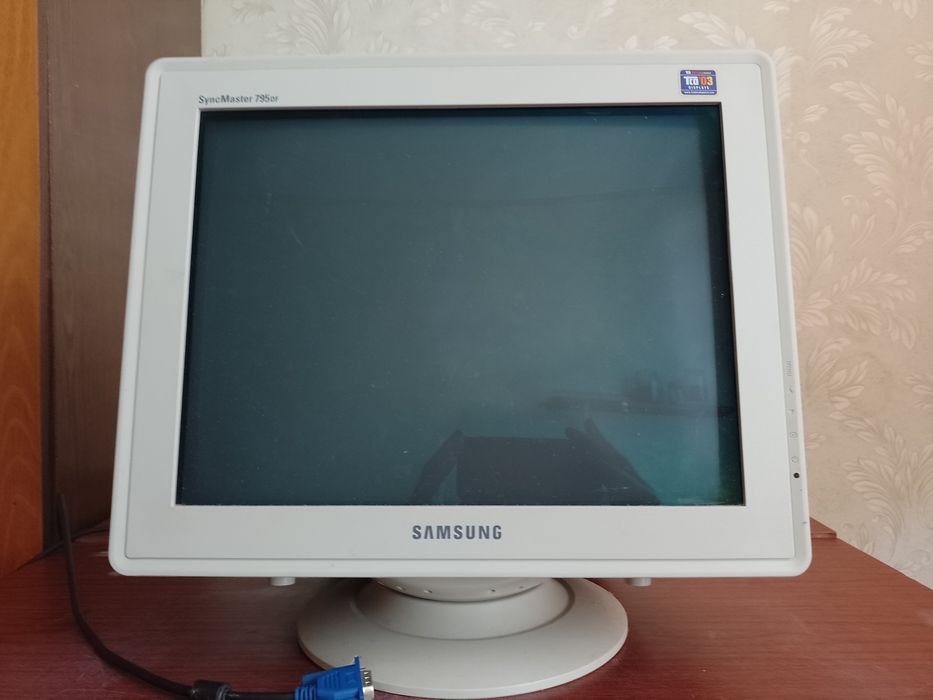 Монитор samsung 795df