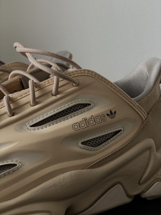 Бежеві кросівки adidas Ozweego Celox