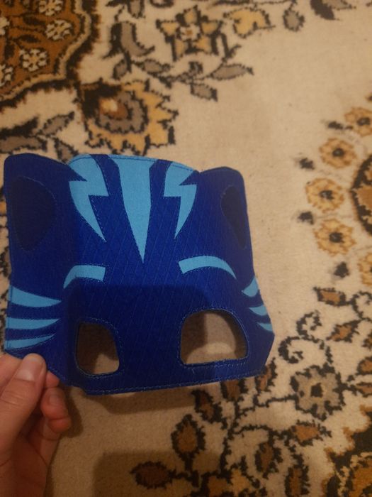 Новорічні  маски та прикраси