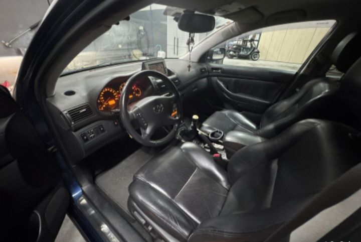 Toyota avensis 2.2 D4d