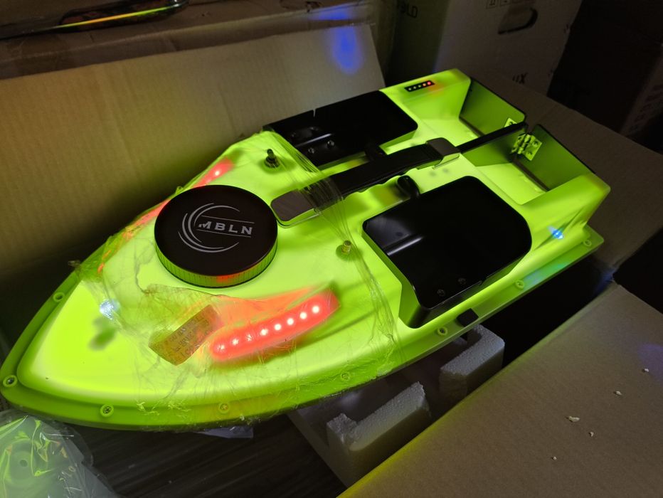 Акция, новые.Кораблик gps на 99 точек,батарея 12000.