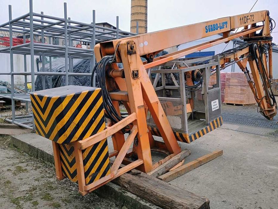 Ramie, podnośnik hydrauliczny z koszem SVABO-LIFT 11DF-72