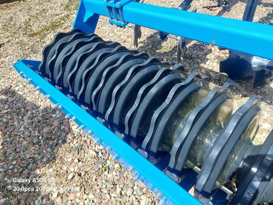 Kultywator ścierniskowy New Holland STC 3m