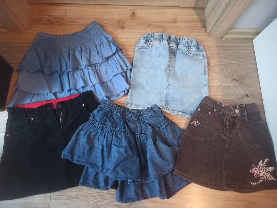 Zestaw spódniczek dziewczynka 134/140