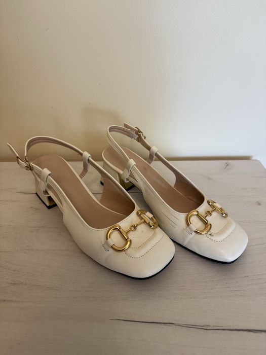Туфлі білого кольору на невеликому підборі розмір 40