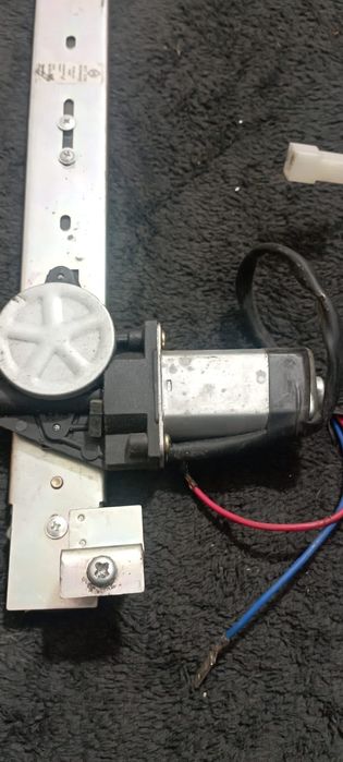 Стеклоподъёмники передние