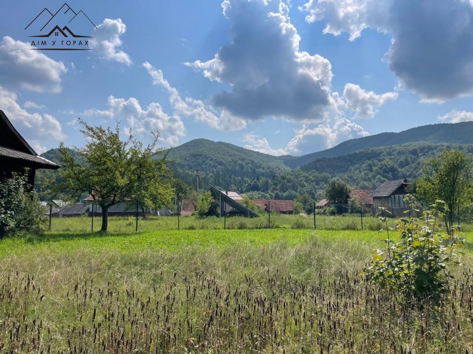 Продаж земельної ділянки в самому центрі села Шешори! Неподалік річка