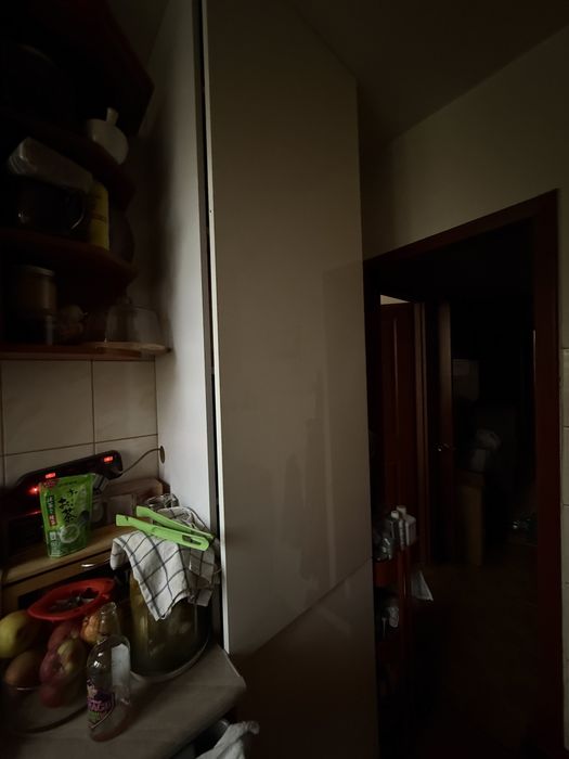 Słupek bialy z polyskiem przód, boki matowe