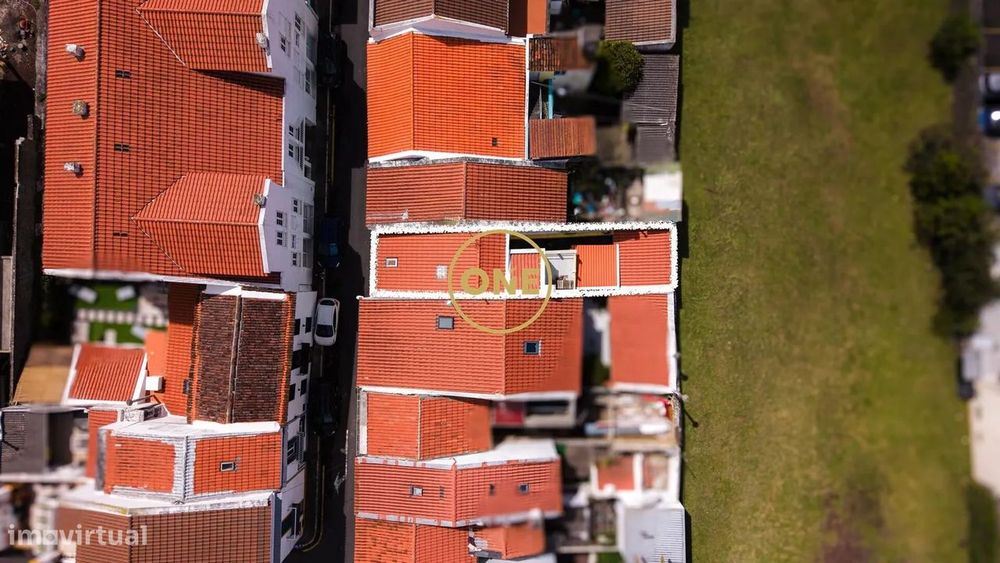 Moradia no centro de Ponta Delgada totalmente renovada