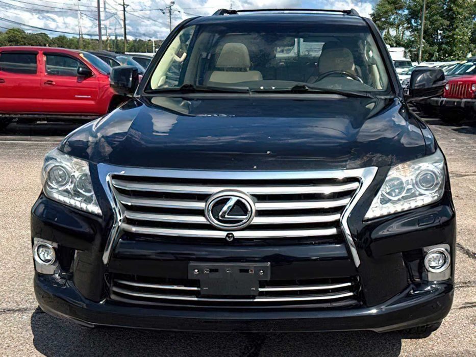 Lexus LX 570      2014