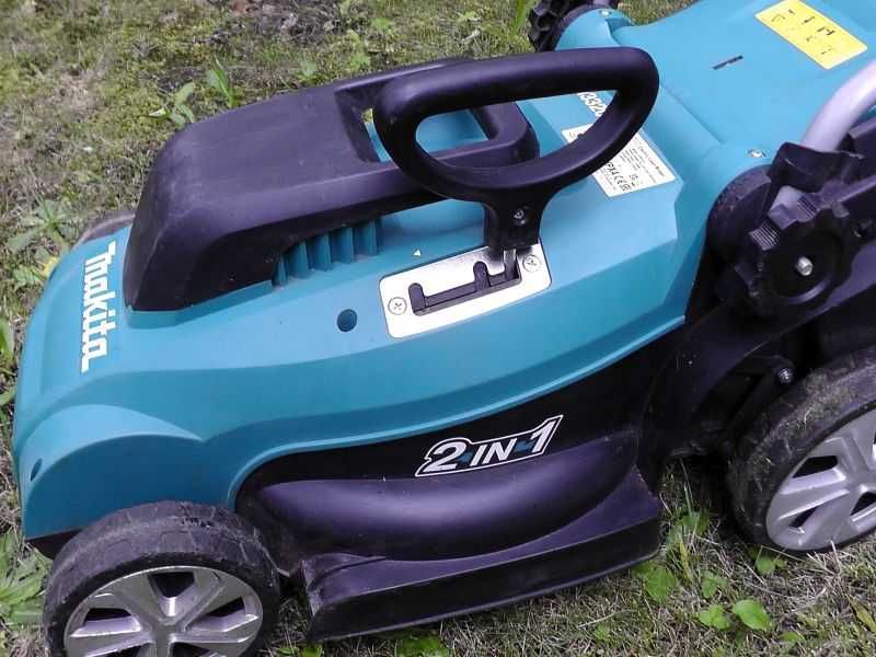Kosiarka elektryczna Makita ELM3320 z koszem 1200 Watt