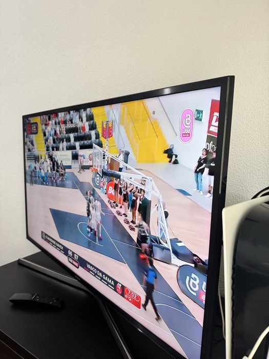 Smart TV Samsung 40” 4K UHD