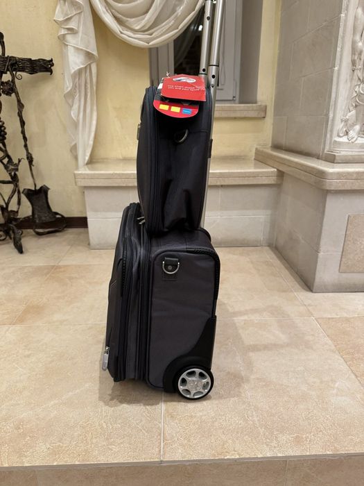 American tourister маленька валіза