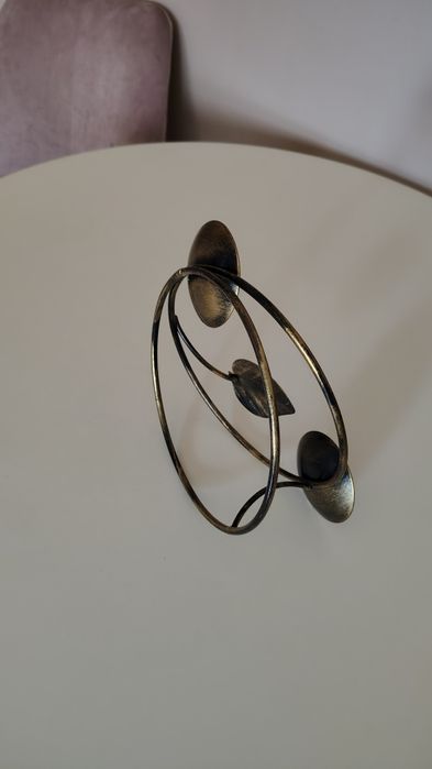 Nowy metalowy świecznik Butik