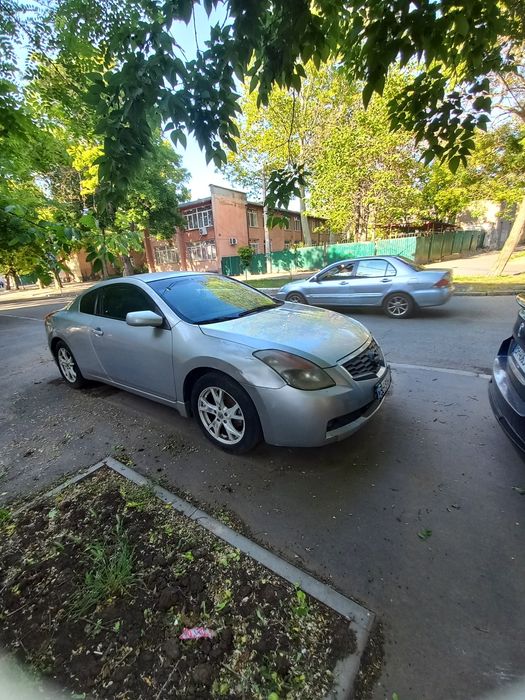 Продам автомобиль Ниссан-Алтима