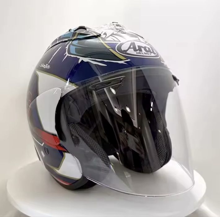 Capacete arai aberto