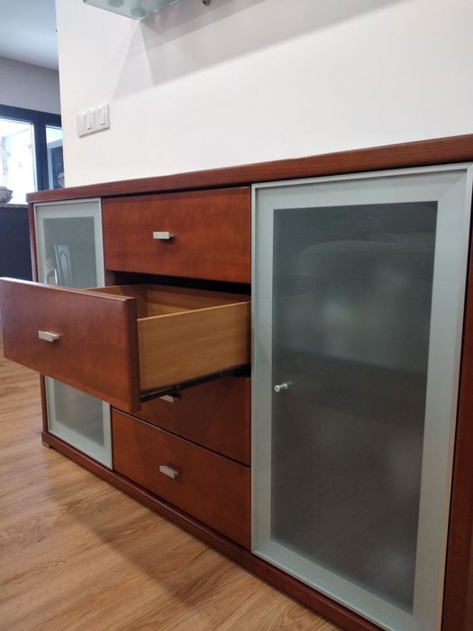 Aparador de sala pequeno