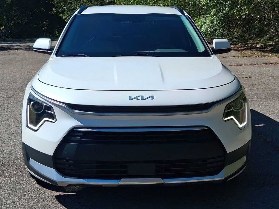 Kia Niro EX      2023