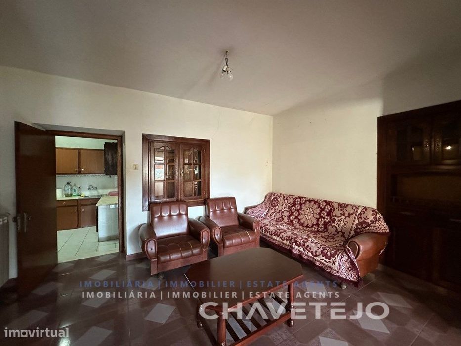 Casa de campo com anexos em zona tranquila a 10 km de Tomar.
