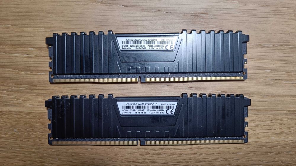 Corsair VENGEANCE LPX 2x16GB DDR4 2400MHz C16