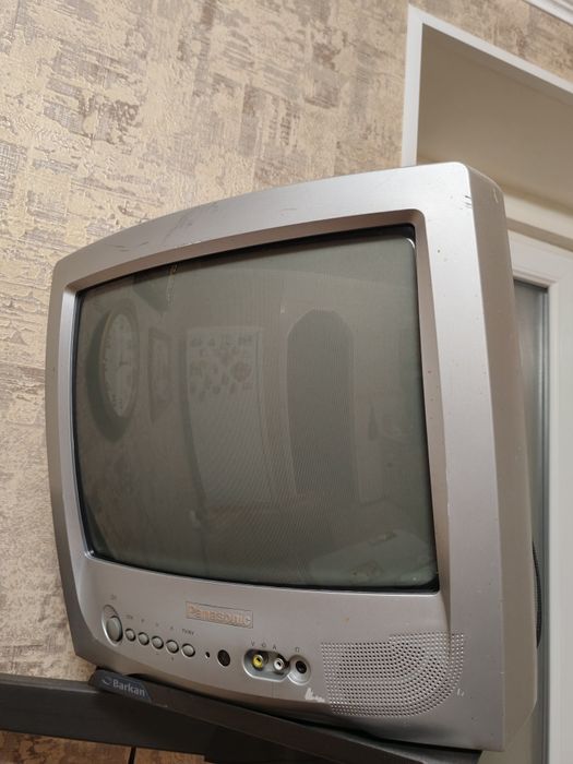 Телевізор Panasonic Colour TV  в робочому стані