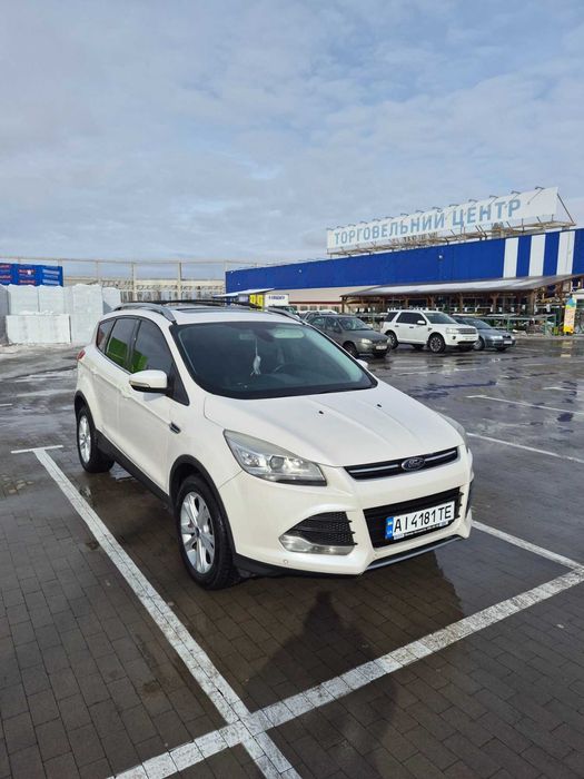 Продам Ford Escape 2013 року в максимальній комплектації Titanium.