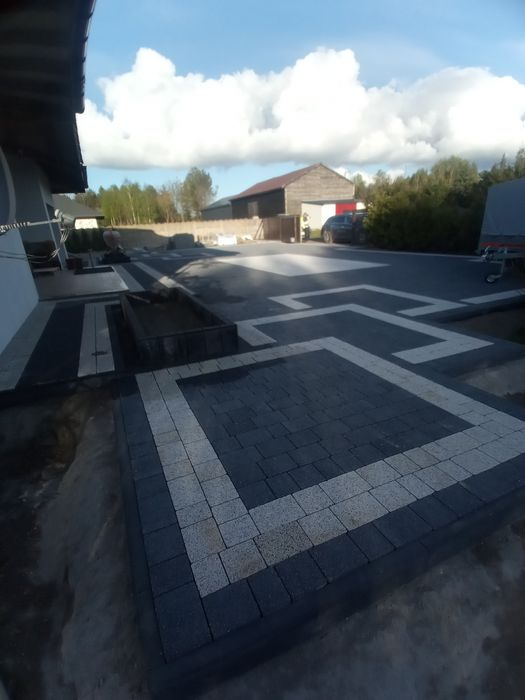 Profesjonalne układanie kostki brukowej. Budowa domków letniskowych.