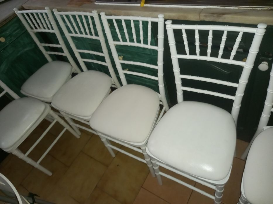 Cadeiras madeira e bambú
