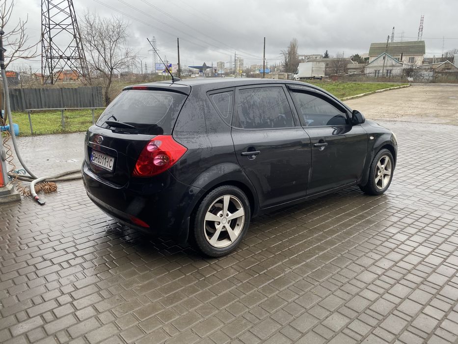 Продам Kia Ceed 1.6 бенз автомат