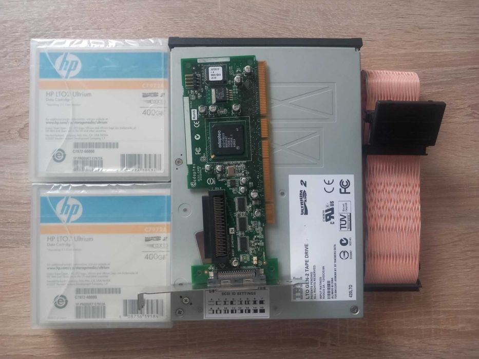 Napęd taśmowy streamer IBM 24R0306 LTO-2 wewnętrzny SCSI Zestaw