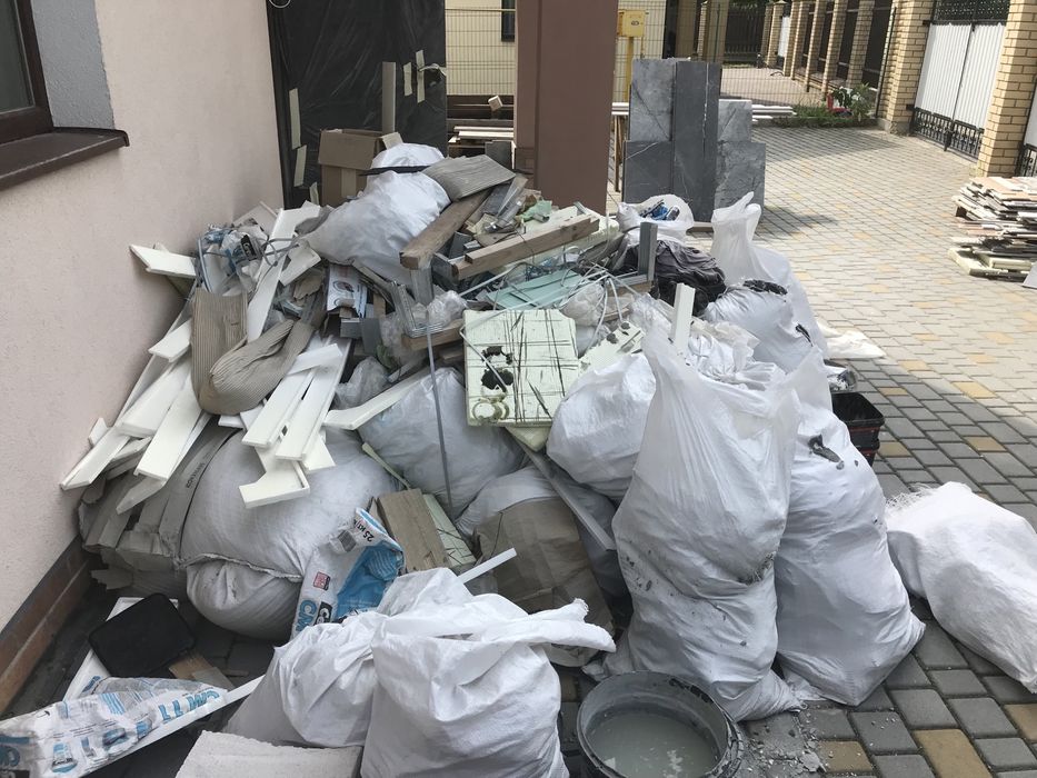Демонтаж стяжки, стін, плитки,вивіз буд сміття, вантажники, переїзди
