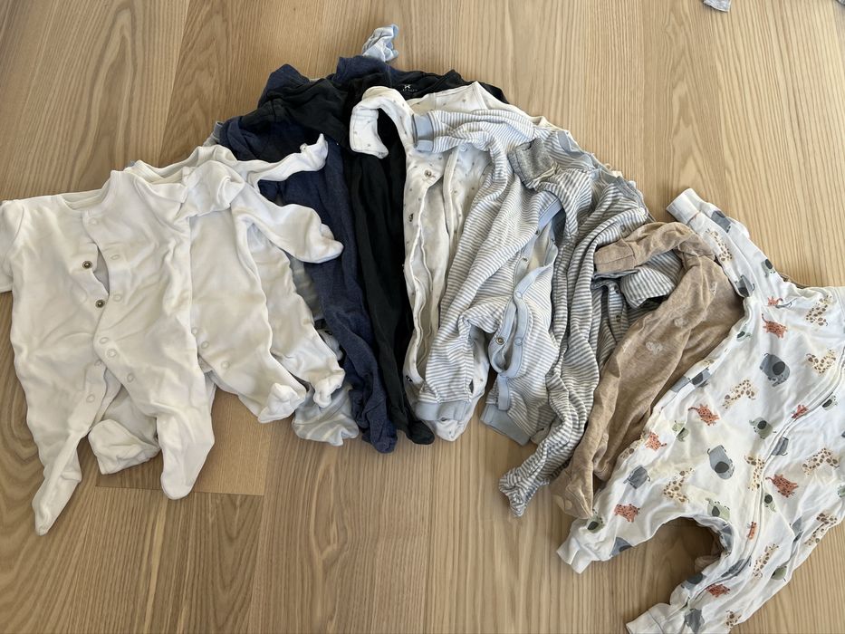 Paka uroczych ubranek niemowlęcych ok 40 sztuk