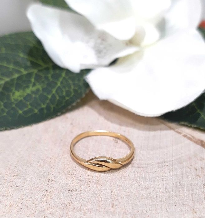 Złoty pierścionek p.585/1,72g