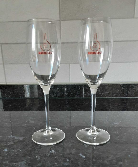 Conjunto de 2 Flutes/Copos de Pé Alto Mateus Rosé