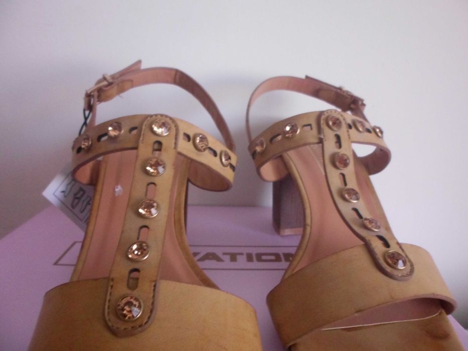 sandálias de senhora novas cor amarelo torrado