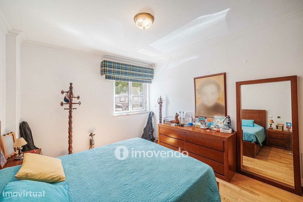 Apartamento T4 exclusivo, com estacionamento e terraço, em Belém