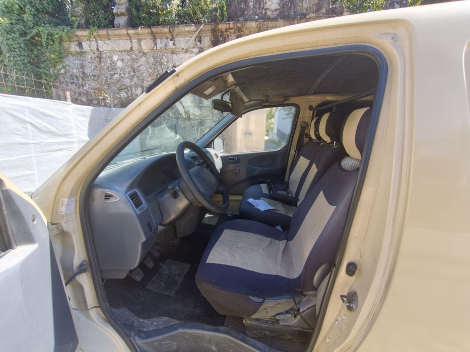 Toyota Hiace 2.4 D / TD – Excelente Estado e Pronta a Trabalhar