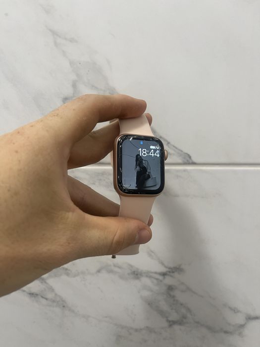 apple watch series 4 40mm - Купити електроніку - Ціни на OLX.ua