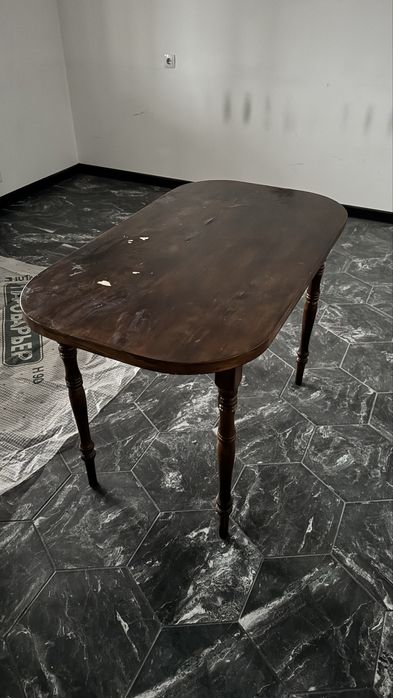 Стіл обідній кухонний