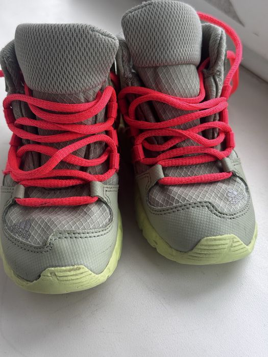 Продам детские сапожки adidas Gore-tex